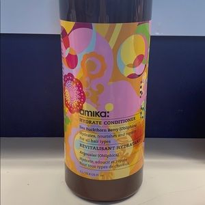 Amika hydrate conditioner